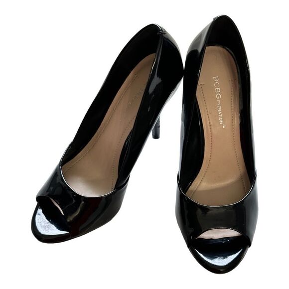 BCBGENERATION Women’s Izzie 2 Patent Leather Pumps in the Size 8M - Picture 8 of 16
